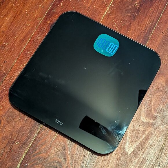 Like New Fitbit Aria Air Smart Scale - Black - Picture 3 of 3